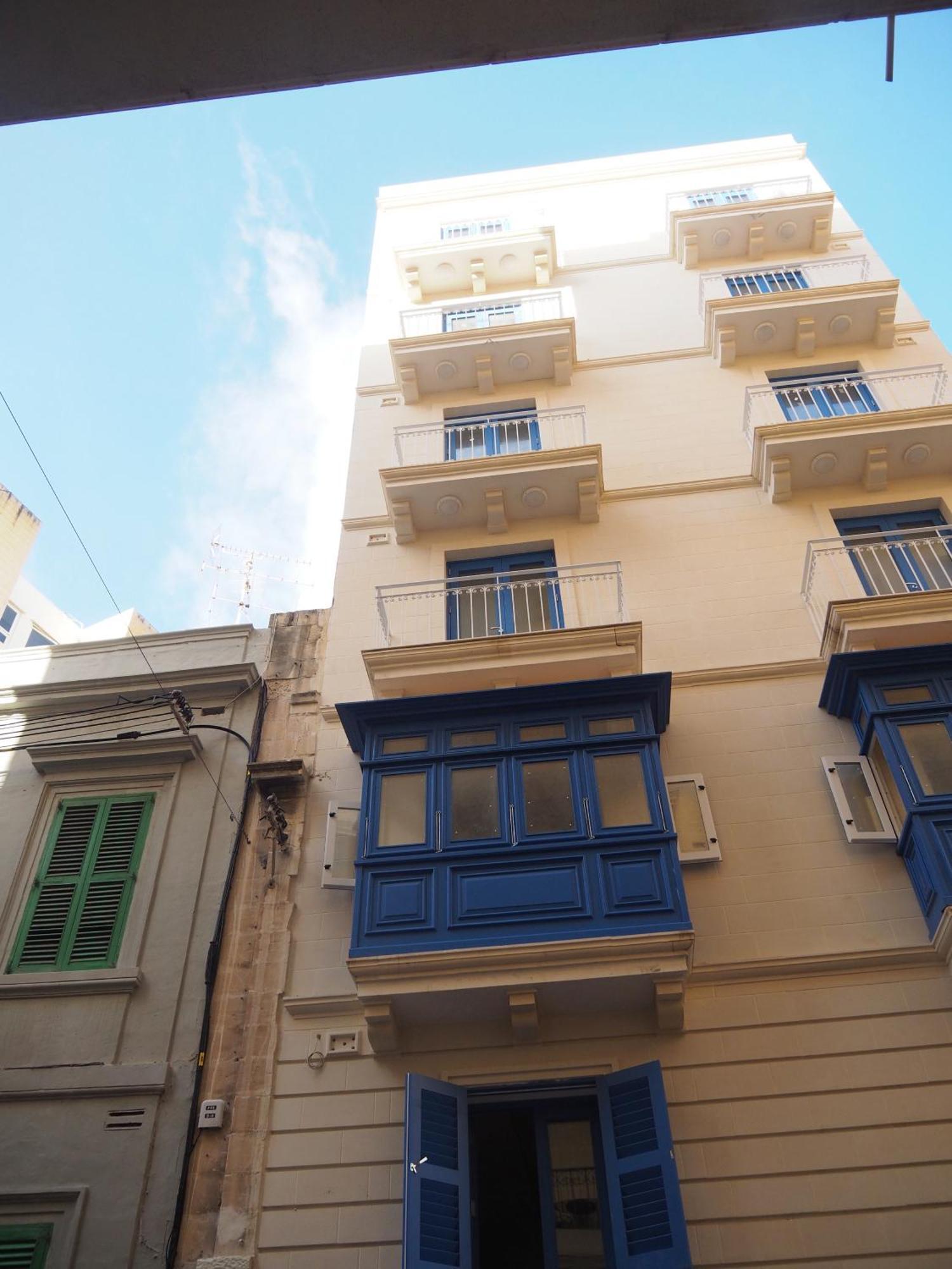 V86 - Balluta Old College * Sliema